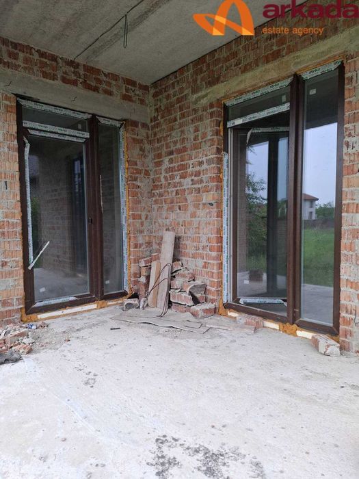 Продається будинок в котеджному містечку. До центру 15 хвилин.