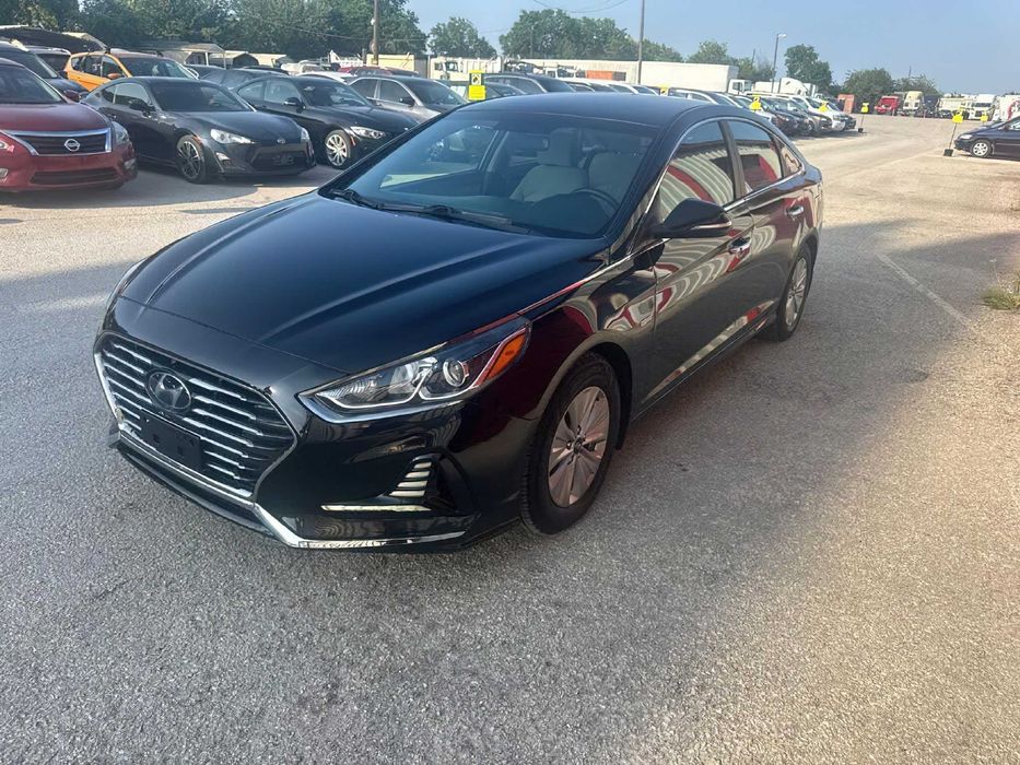 Hyundai Sonata Hybrid SE      2019
