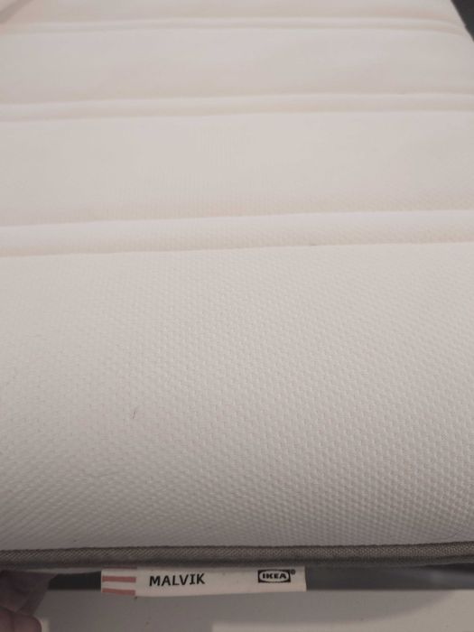 Cama Solteiro + colchão (90x200)