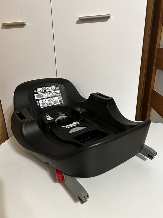 Fotelik z bazą britax romer