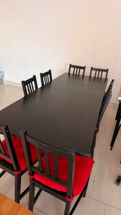 Mesa de jantar extensiva