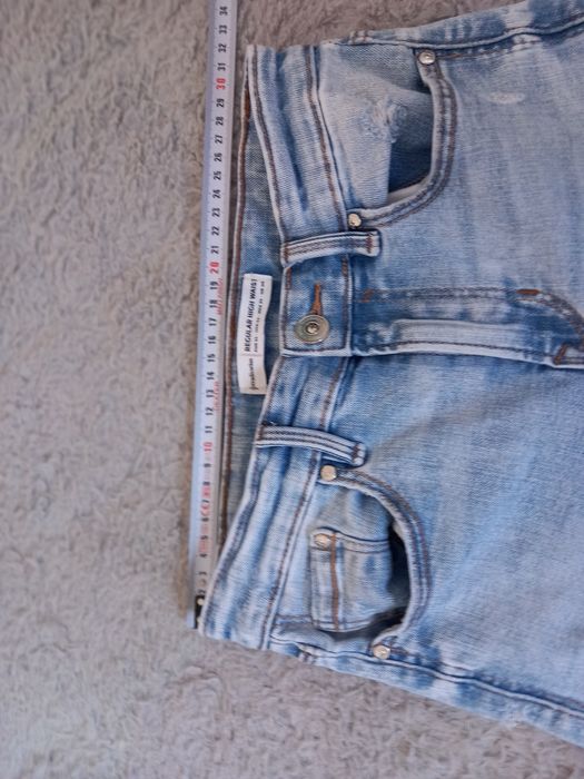 Jeansy Stradivarius 34/ Xs skinny dziury