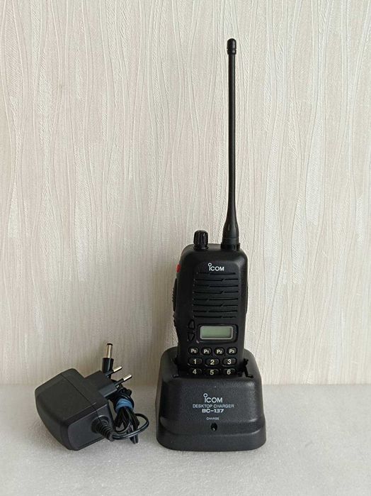 Радиостанция, рация Icom VHF.