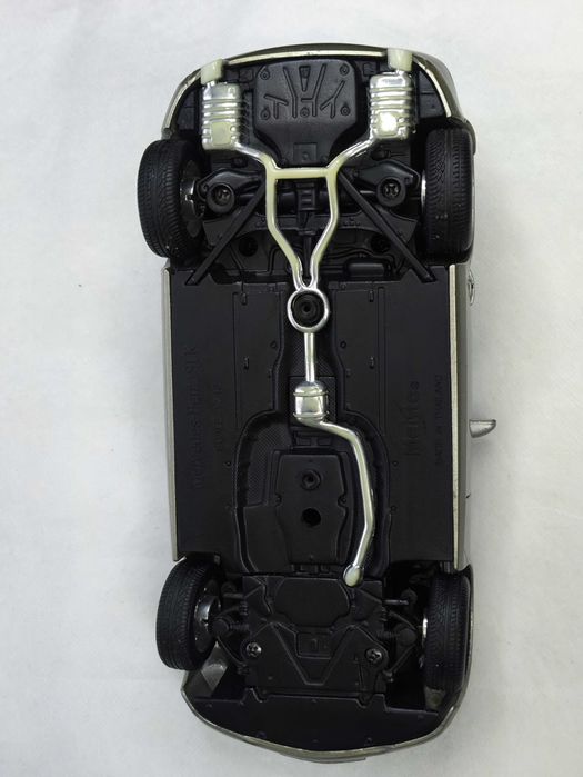 Модель Mercedes-Benz SLK 1/18 Maisto Thailand