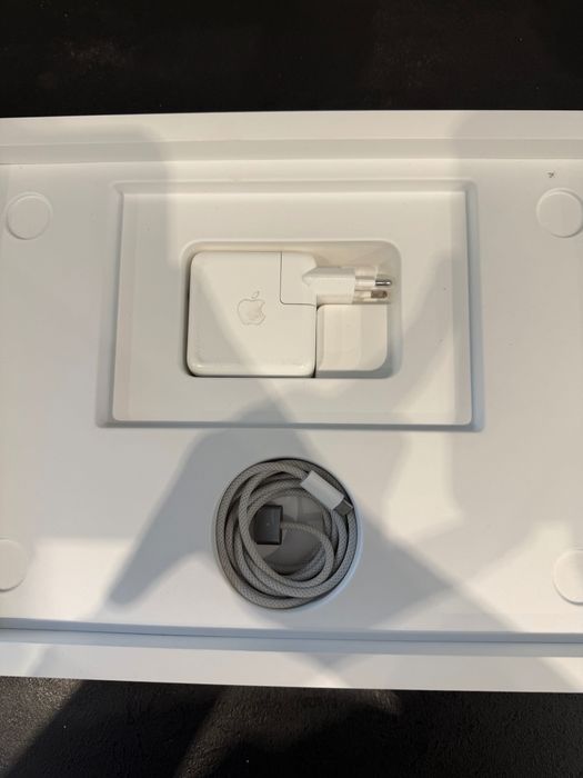 Macbook Pro 2023 14 M3 8Gb 512 Gb JAK NOWY