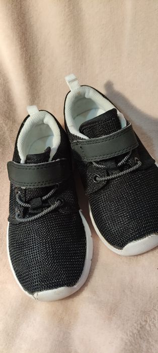 Kapcie 27 H&M Sneacersy 27 kapcie 27
