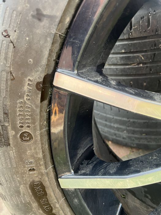 Мазда R18, без пробігу в Україні з літьніми шинами.