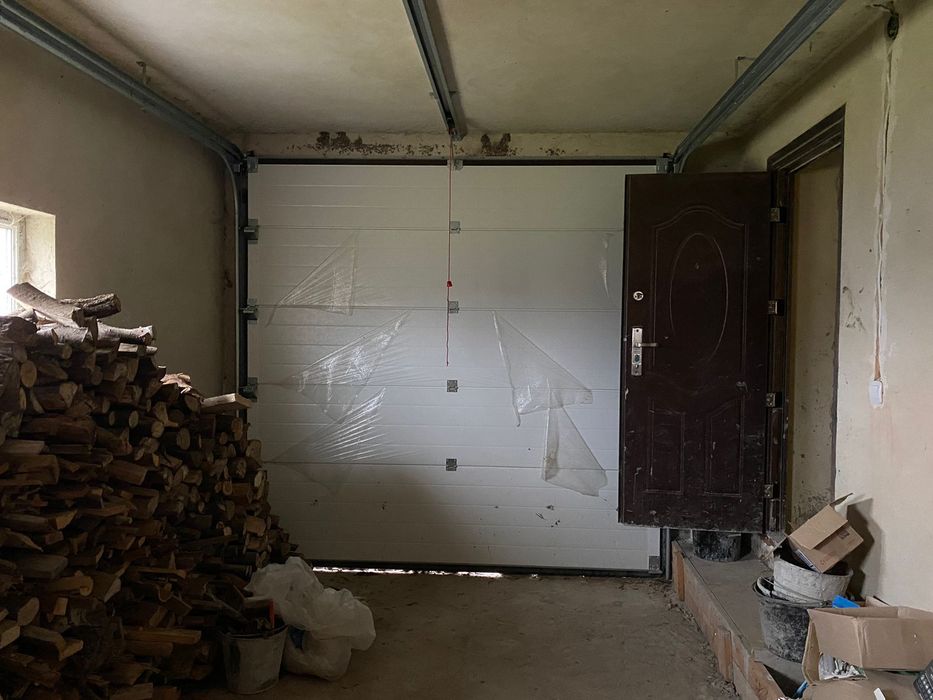 Продаж 2 поверхового будинку, Почаїв