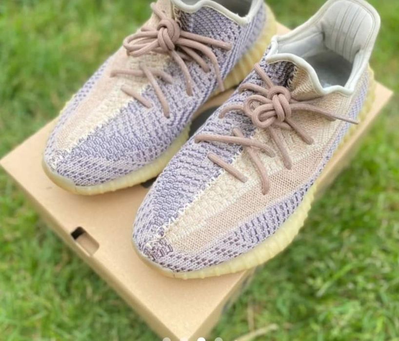 Adidas yeezy boost "ash Pearl"