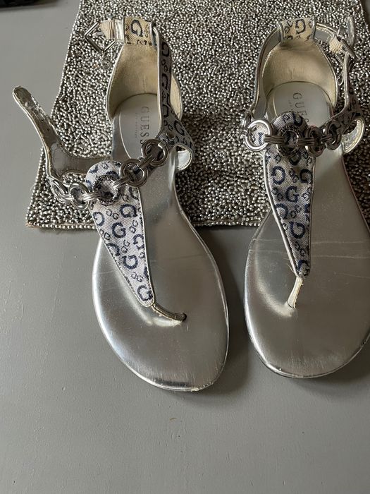 Guess logowane sandałki r.40