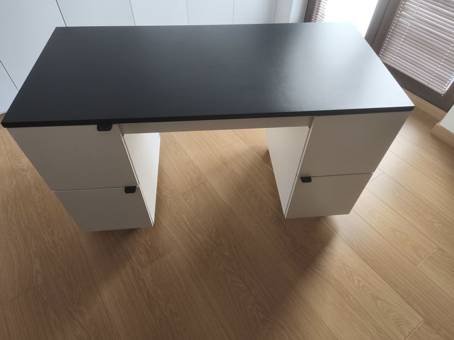 Sprzedam biurko 
szerokość