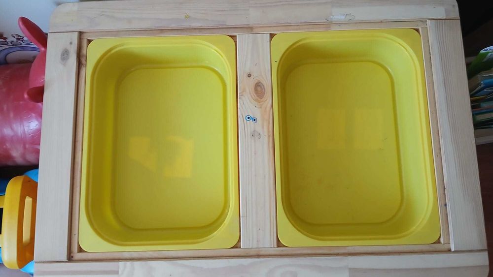 Kit Infantil IKEA FLISAT (Mesa + Cadeira + Expositor Livros + Candeeiro Foguete)