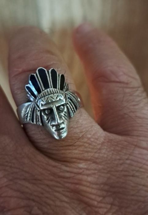 Anel homem raro em prata.