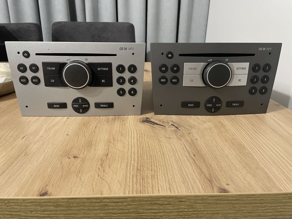 Dwa Radio Opel CD 30 MP3 Niewylogowane