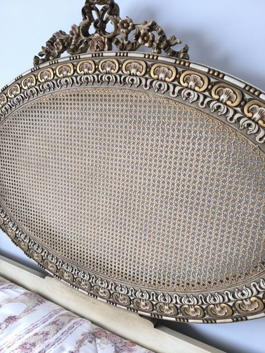 Mobília quarto Luís XVI + oferta 3 colchas + colchao. Ver medidas