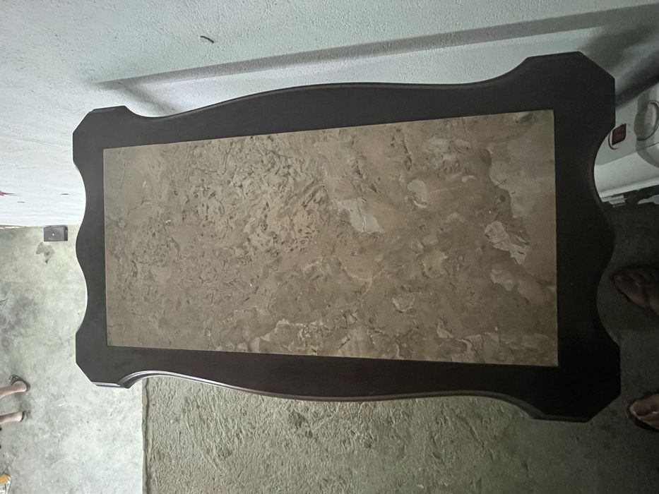 Mesa de cabeceira e mesa de centro