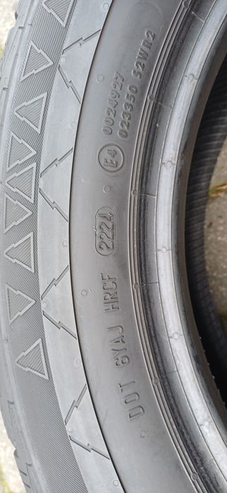 225/55R17C 109/107T CONTINENTAL , dwie używane opony zimowe wzmacniane.