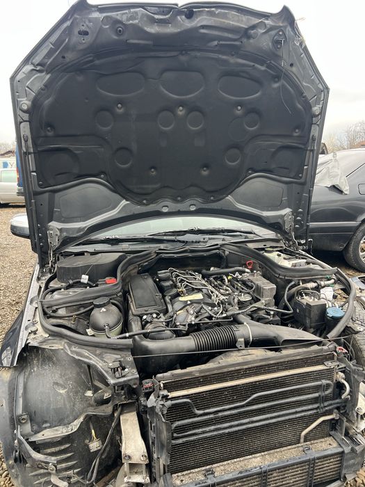 Обезшумка капота на Mercedes W204