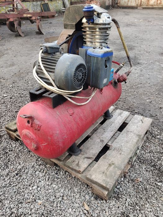 Продам компресор