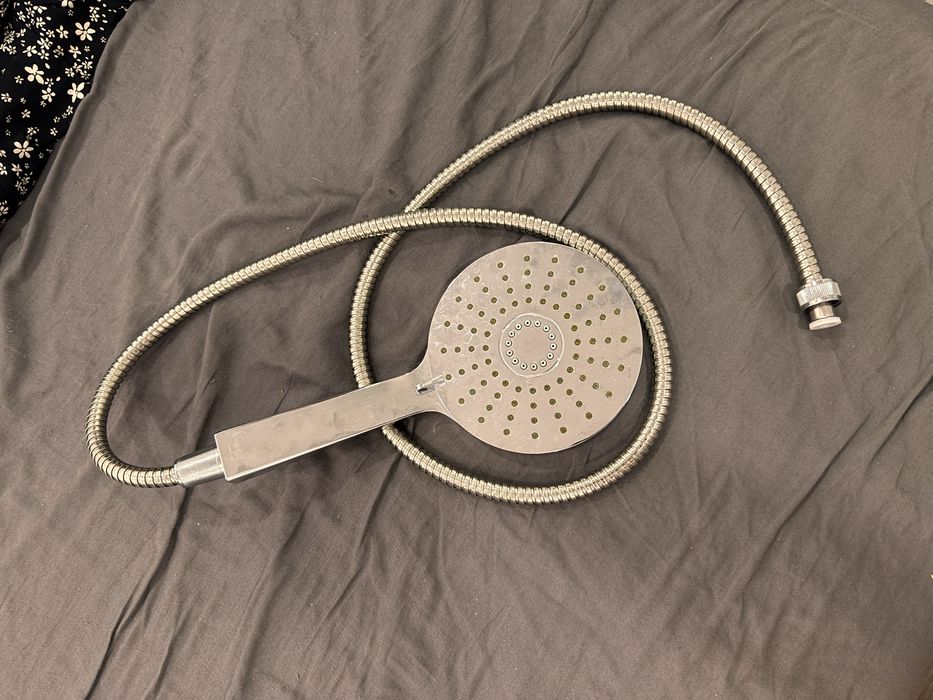 Duche/ Chuveiro Novo / casa de banho