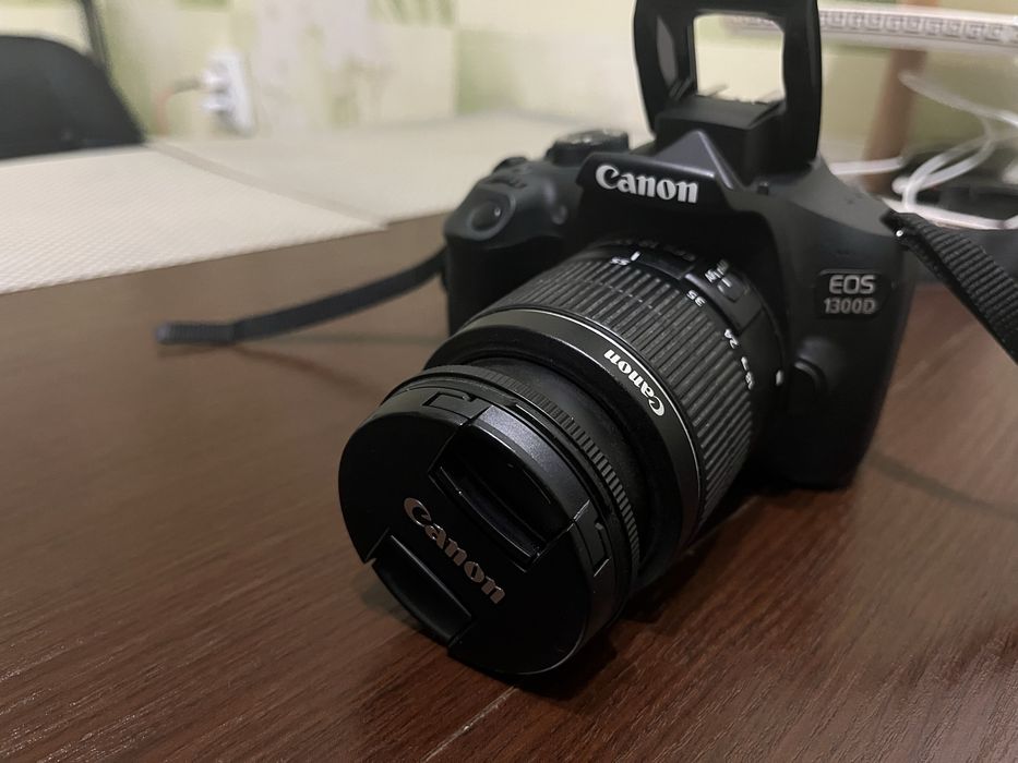 Фотоапарат Canon EOS 1300D