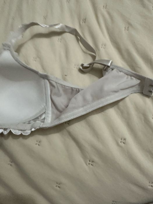 Triumph 75 B biustonosz stanik