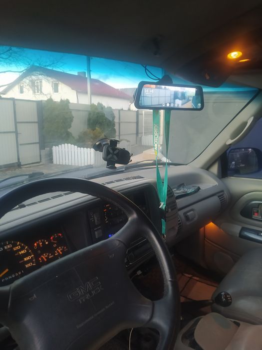 Продам GMC Yukon 5.7L