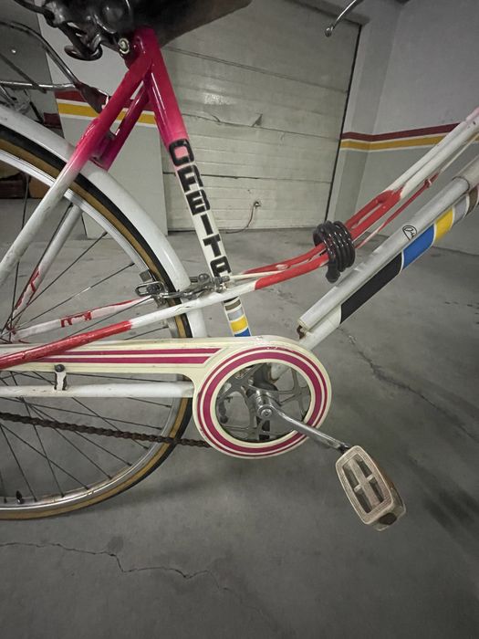 Bicicleta aro 26 rosa e branca