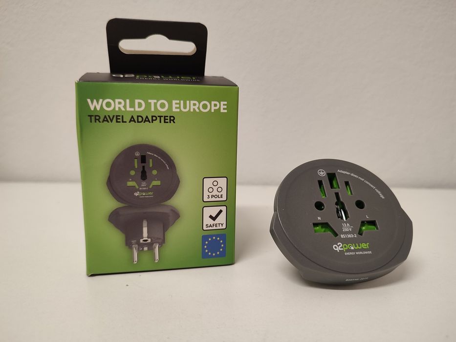 Travel adapter UE