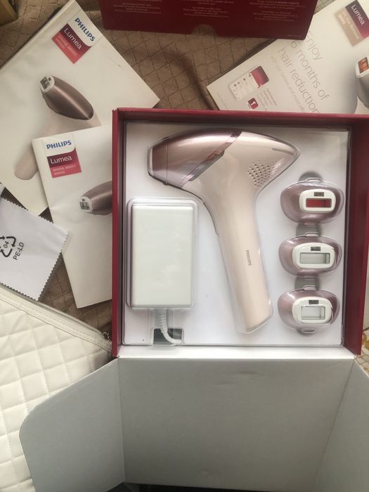 Фотоепілятор Philips Lumea серіі 9000 BRI958/00