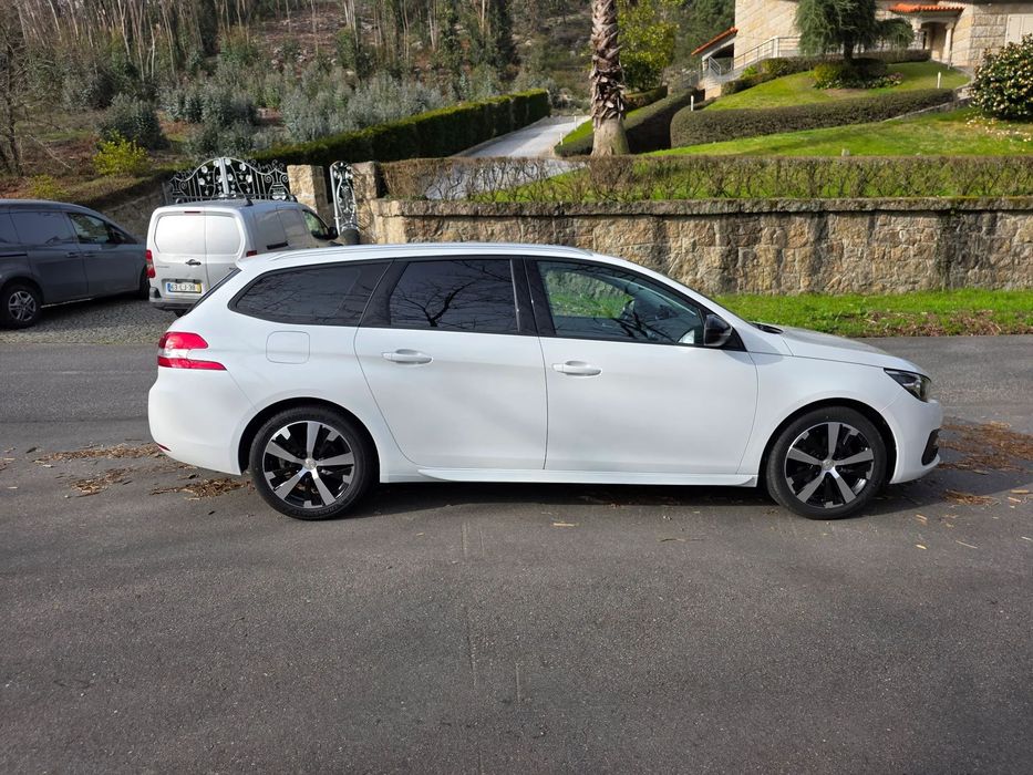 Peugeot 308 SW BlueHDi 130 Stop & Start Allure Pack