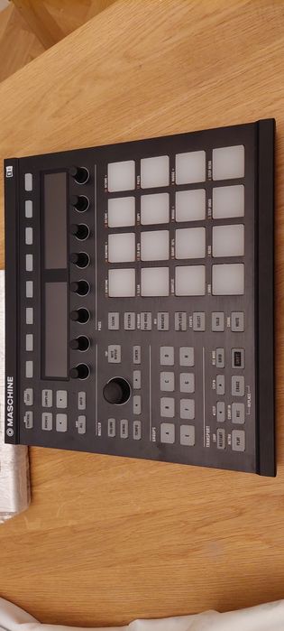 Native Instruments Maschine Mk2