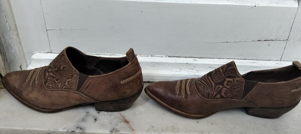 Sapatos salto baixo