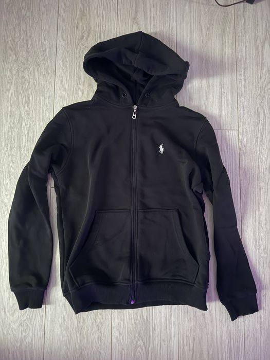 Czarna bez markowa bluza zip z kapturem