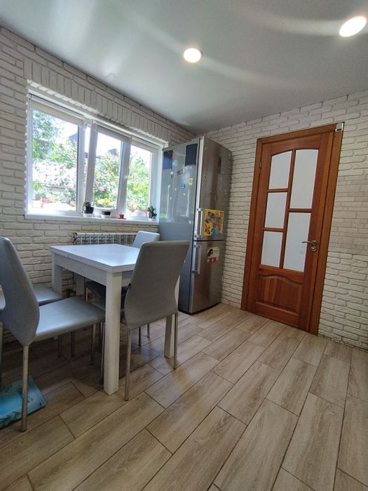 Продаж гарної частини будинку в комфортному р-ні Сєдова. Новинка!