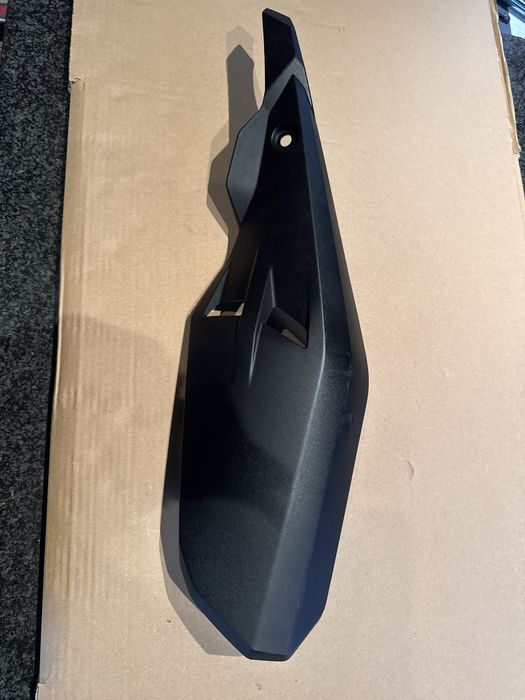 Osłona tłumika owiewka plastik BMW C400 GT K08 c400gt x85