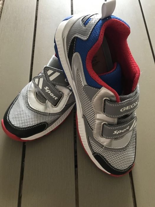 Продаються Кросівки