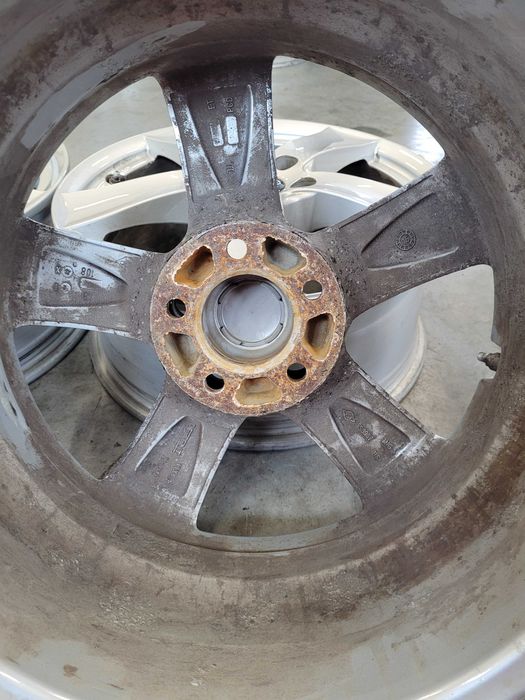 Felgi aluminiowe r 17 ford 5 x 108