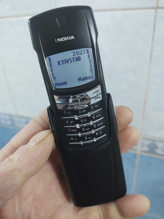 Nokia 8910.      .
