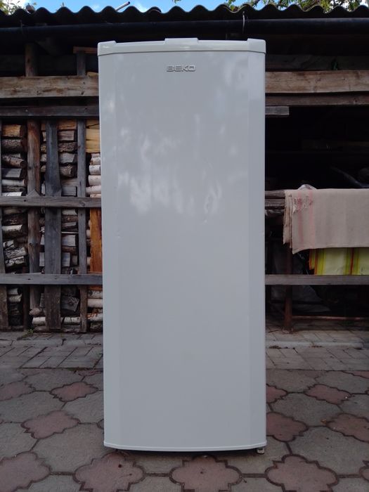 Продам морозильну камеру