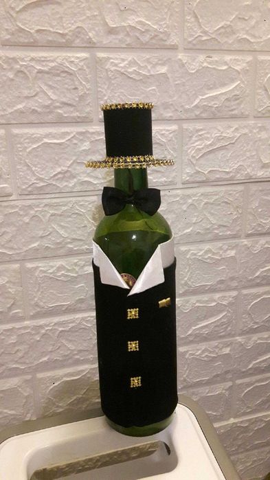 Suknia i garnitur na butelke