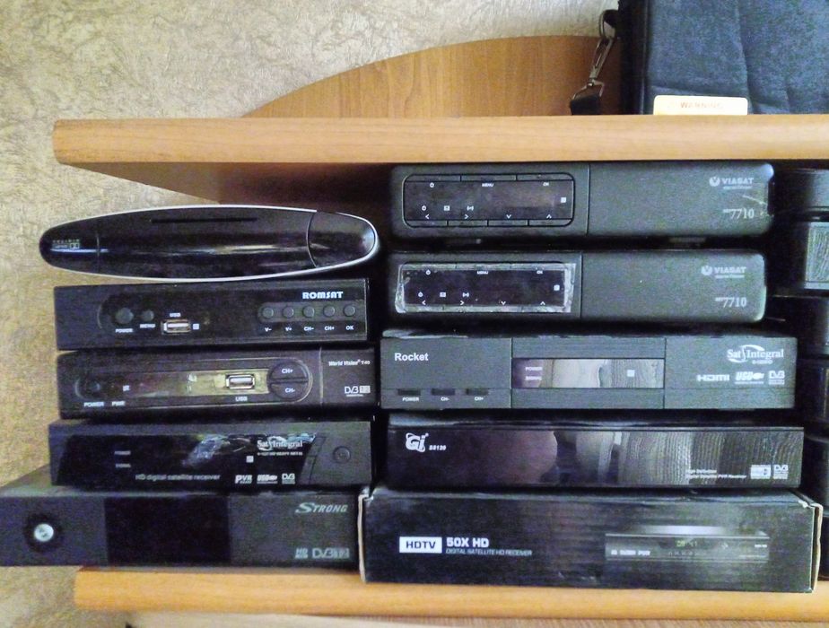 Тюнера сп.тв б.у антенна Triax 1.1.m