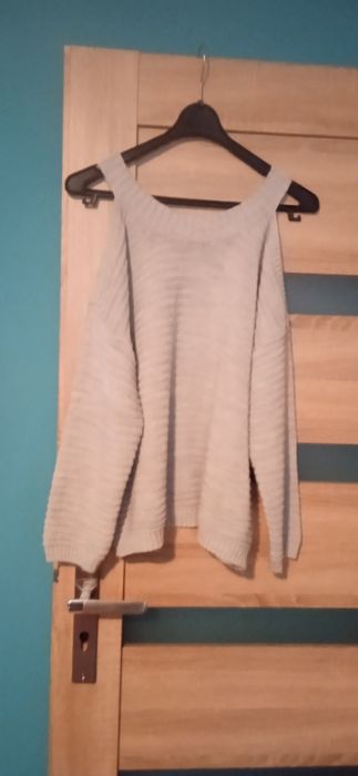 Damski sweterek z odkrytymi ramionam/Oversize, Made In Italy