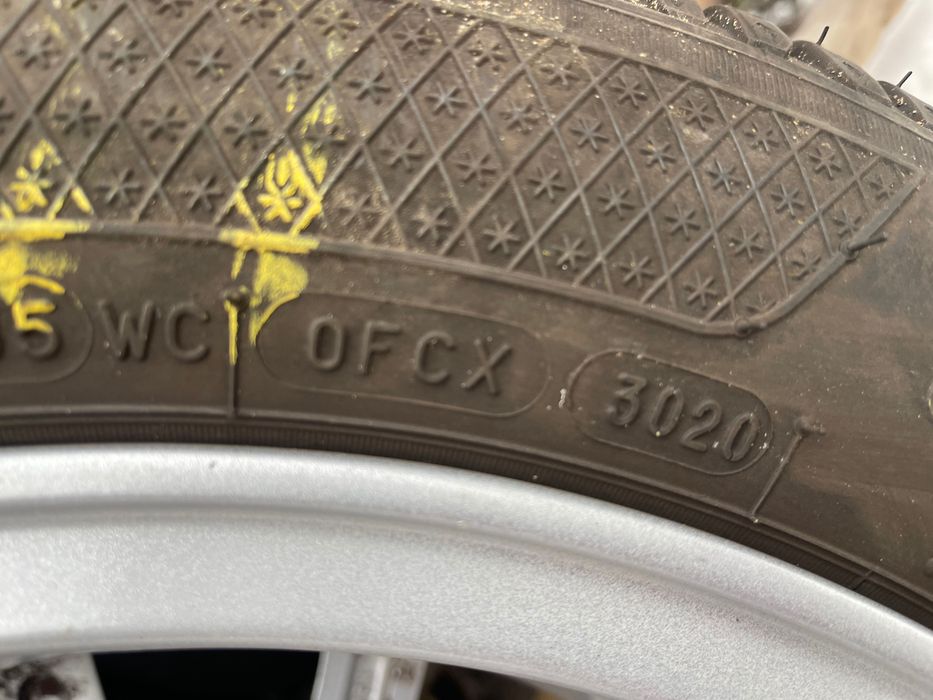 Шини.   205/55/16