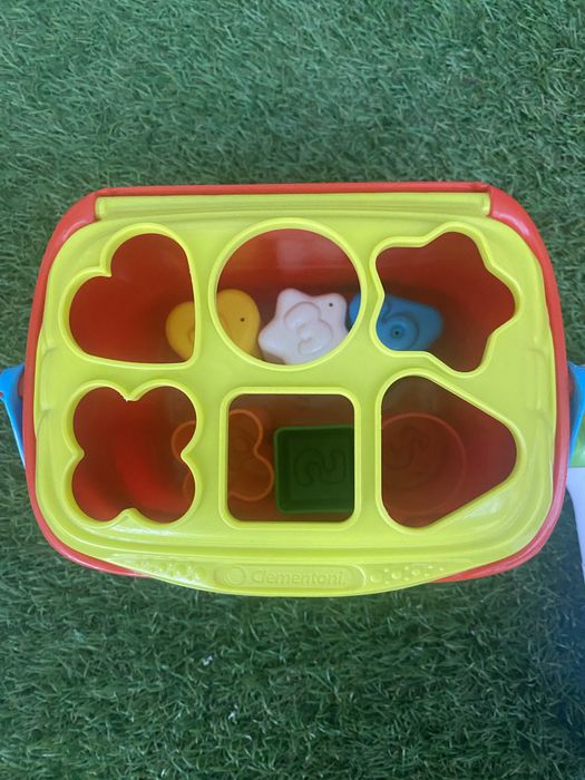 Microfone com gravação de voz Fisher Price e Form Sorter