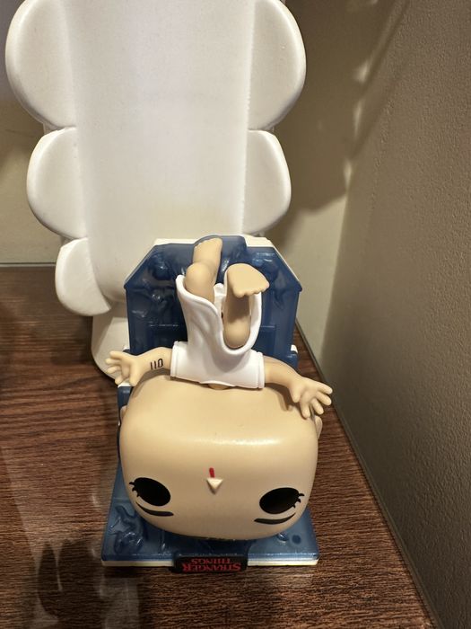 Funko Pop Eleven, Stranger Things [Exchange] Kinder Surprise Easter '2564552389369475122