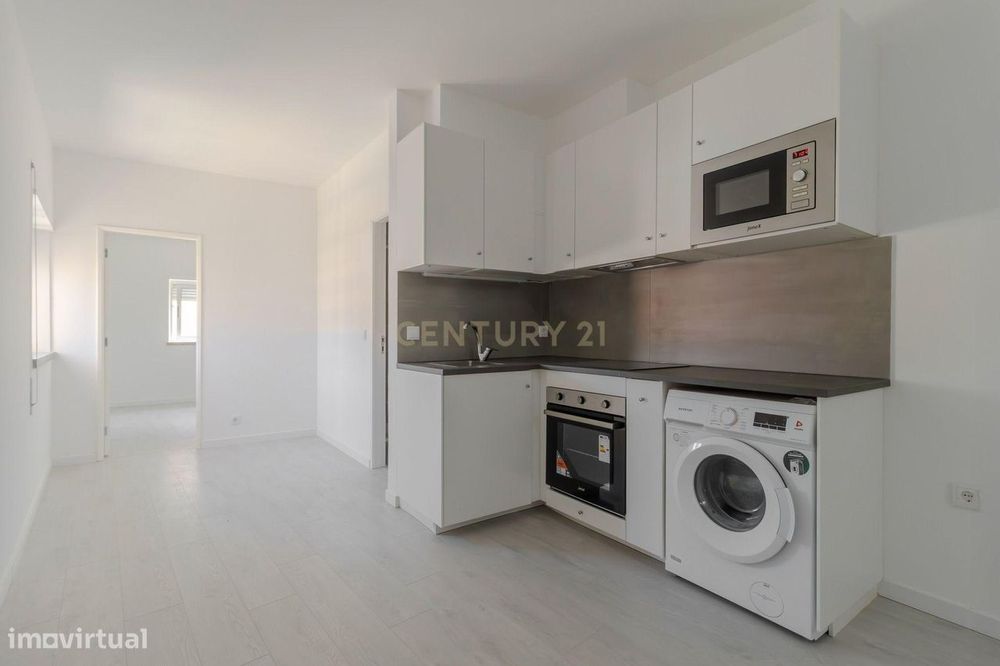 Apartamento T1 em Porto de Mós — Conforto, Modernidade e Localização P