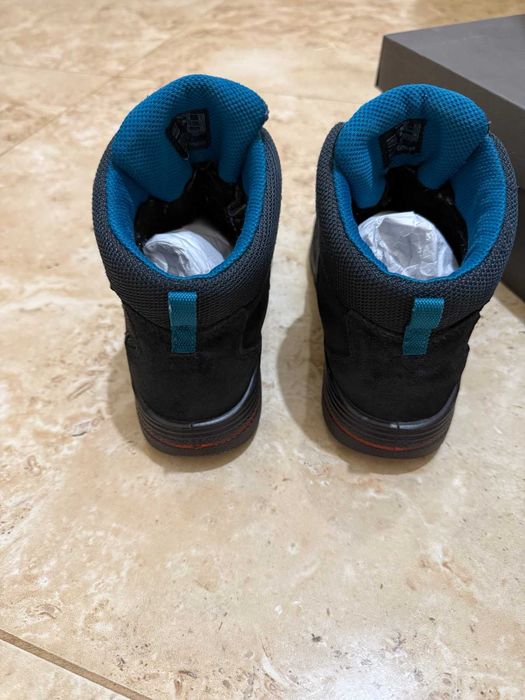 Дитячі шкіряні зимові чоботи Ecco Goretex
Ціна -900 грн.