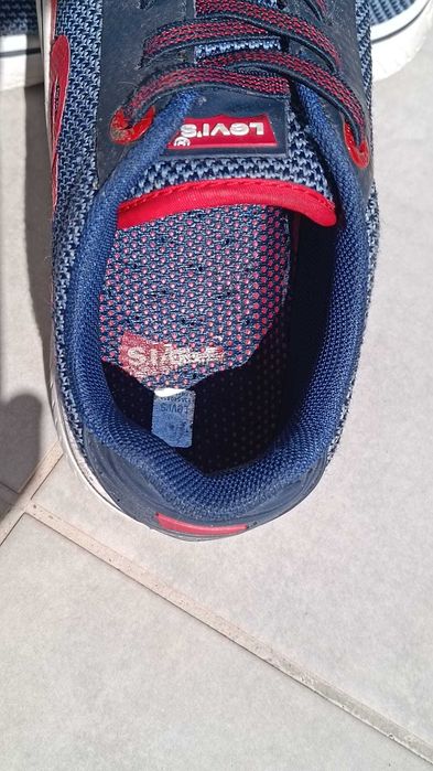 Sapatilhas Levi's – 34. Em bom estado.