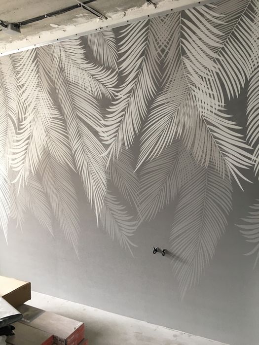 Качественная поклейка обоев опытным мастером с гарантией